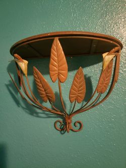 metal decor With Leaves