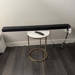 Like new 43” Samsung Harman / Kardon Soundbar and Remote - can deliver