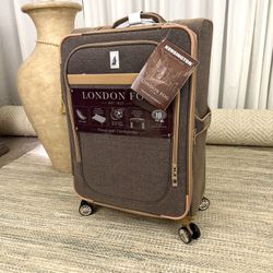 London Fog Kensington 28" Softside Luggage