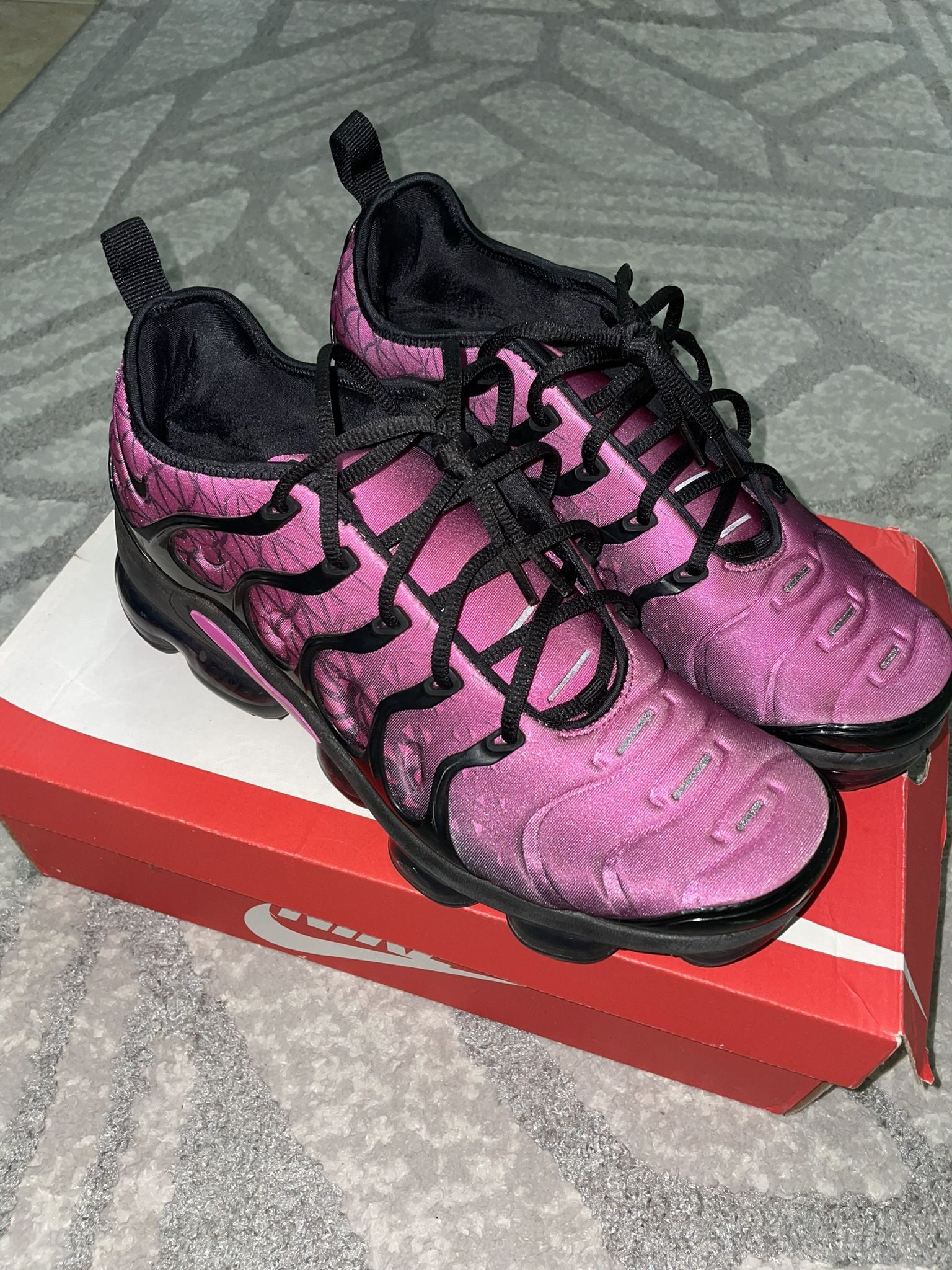Air VaporMax Plus Geometric Active Fuchsia Black