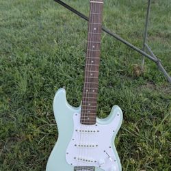 Squier Mini Strat Electric Guitar by Fender – Surf Green 3/4 Size for Kids/Travel
