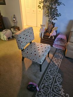 Free sofa with queen size bed  two accent chairs