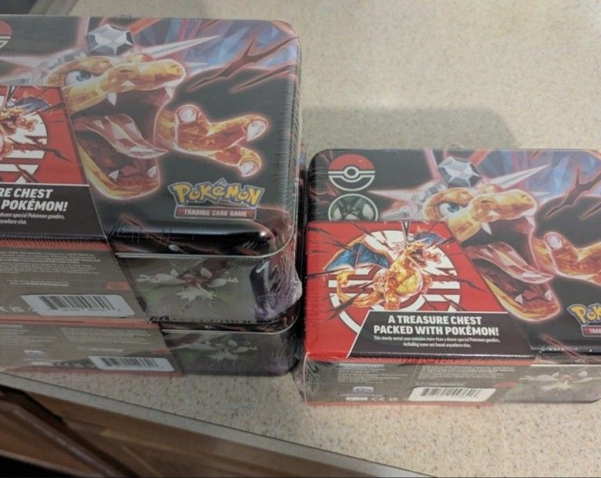Pokemon Chest Collector Charizard