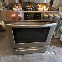 5-BURNER FLAT STOVE FRIGIDAIRE 🆓️Free Delivery 🆓️ STAINLESS STEEL 