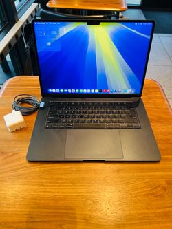 2023 Apple MacBook Air 15.3  inch Laptop M2, 16GB Ram,256GB SSD , 88 Battery cycles, color midnight blue