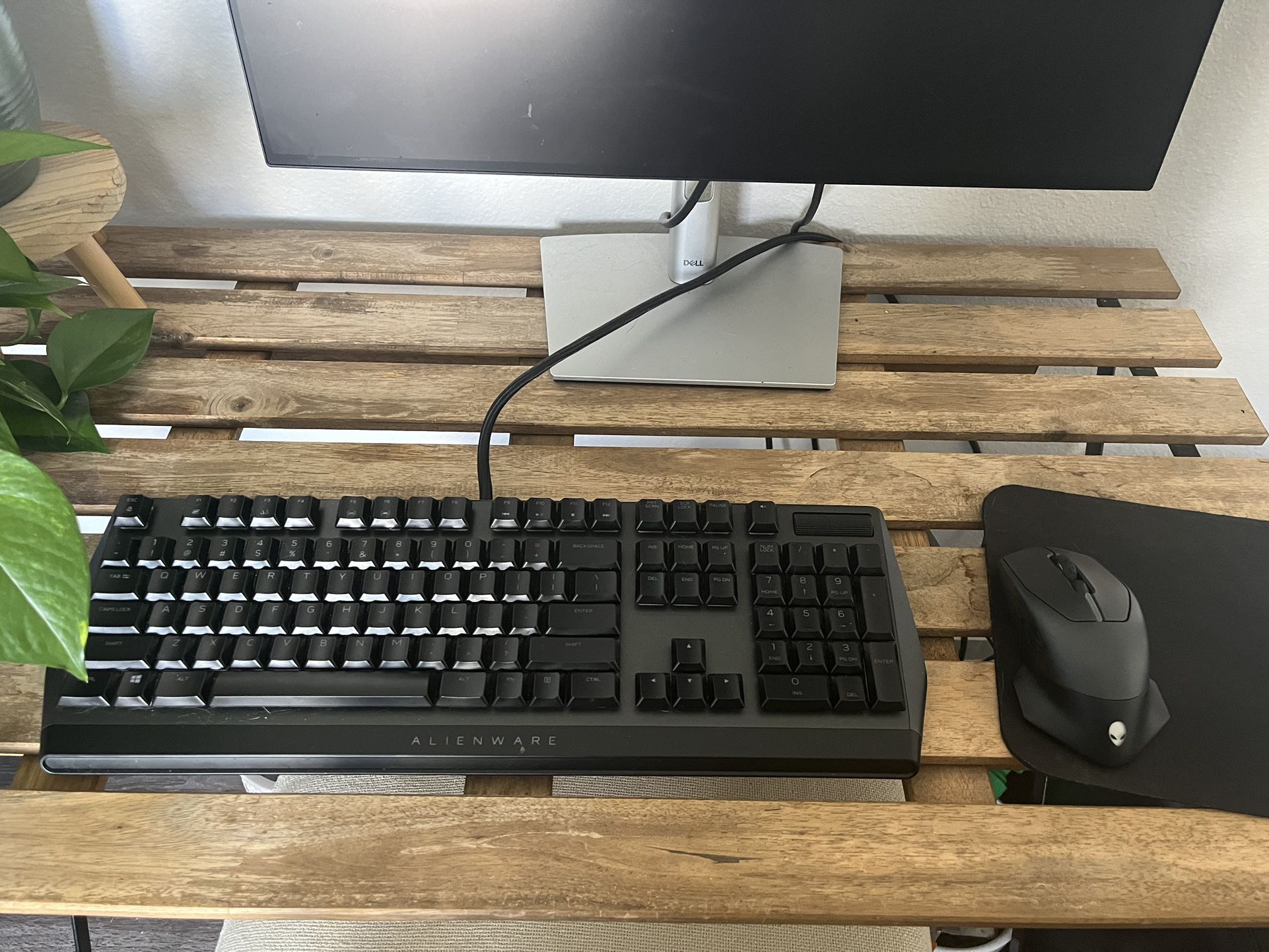 Alienware Keyboard And Wireless Mouse 