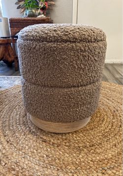 Get Set Style-New Round Ottoman with Storage