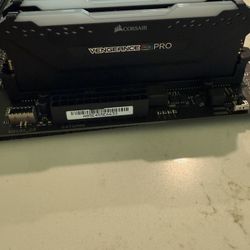 Corsair Vengeance RGB Pro 16 GB (2 x 8 GB) DDR4-3000 CL15 Memory