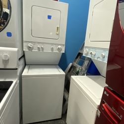 STACKABLE WHITE WASHER AND DRYER KENMORE,GE