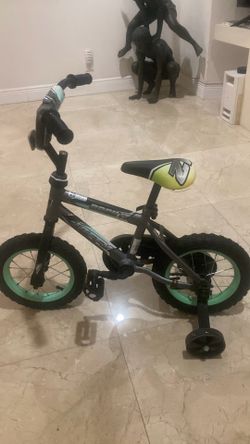 Huffy  rock it boys bike smallest size possible