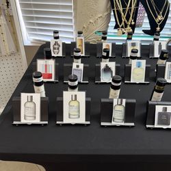 Luxurious perfume oil roll-ons