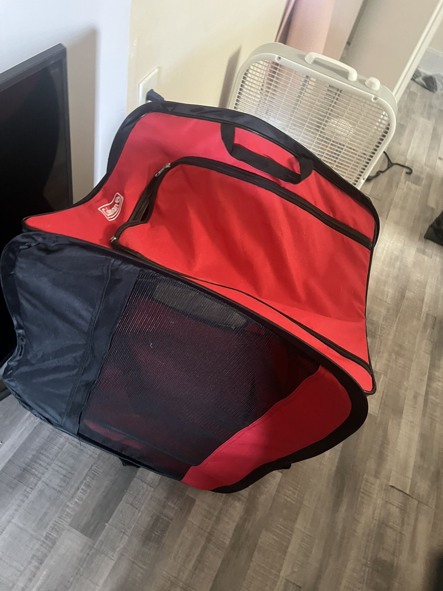 Coleman Collapsible Pet Kennel