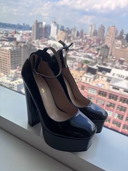 Black Standing Tall Platform Pumps – Brand New