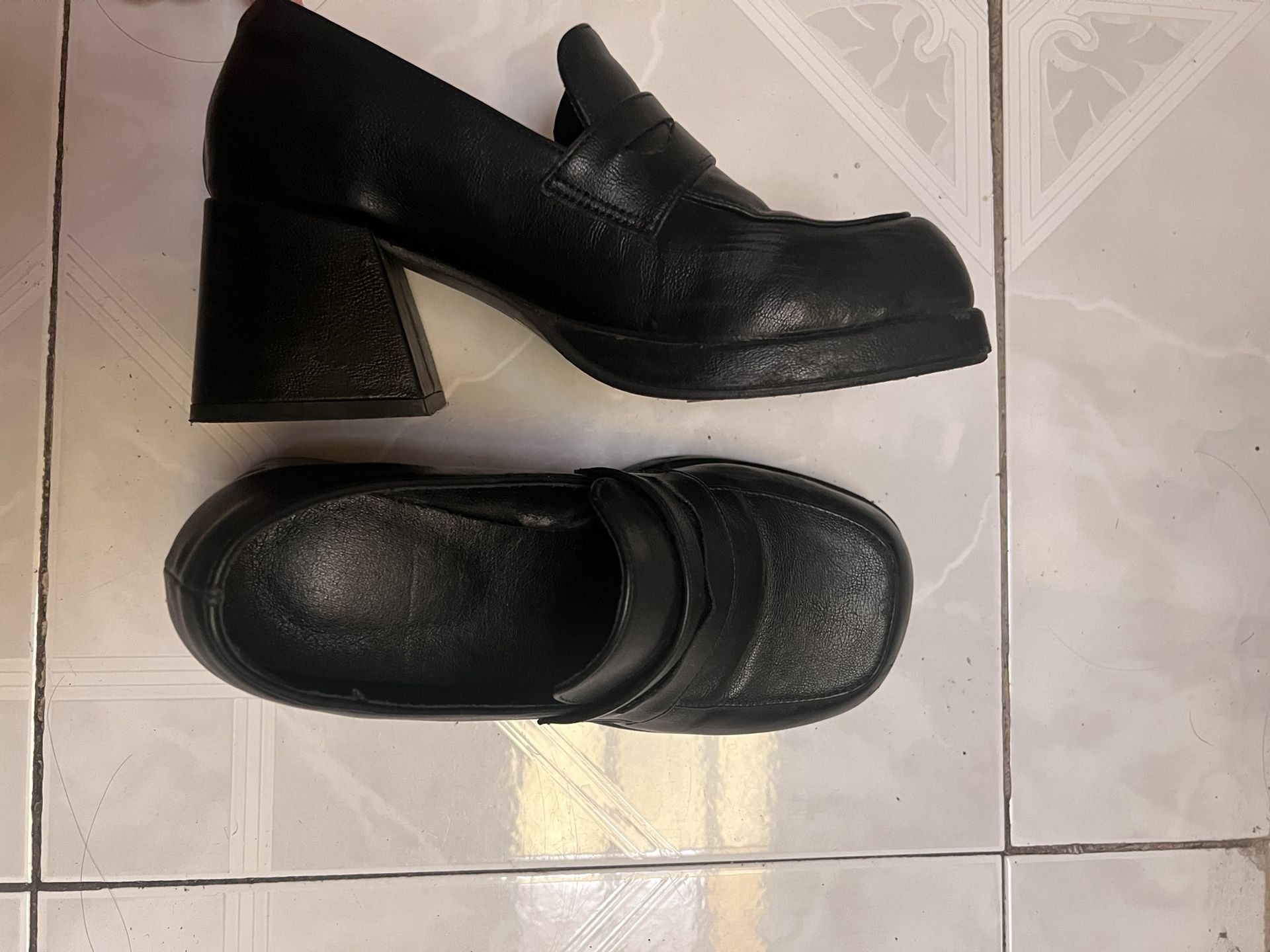 Black uniform heels / Size 5