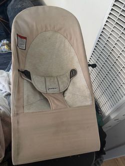 Baby bjorn bouncer