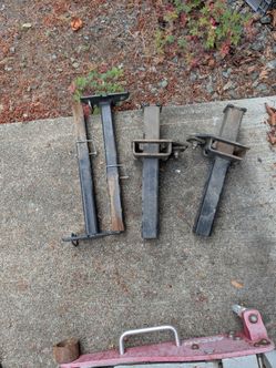 Torque lift camper tie downs