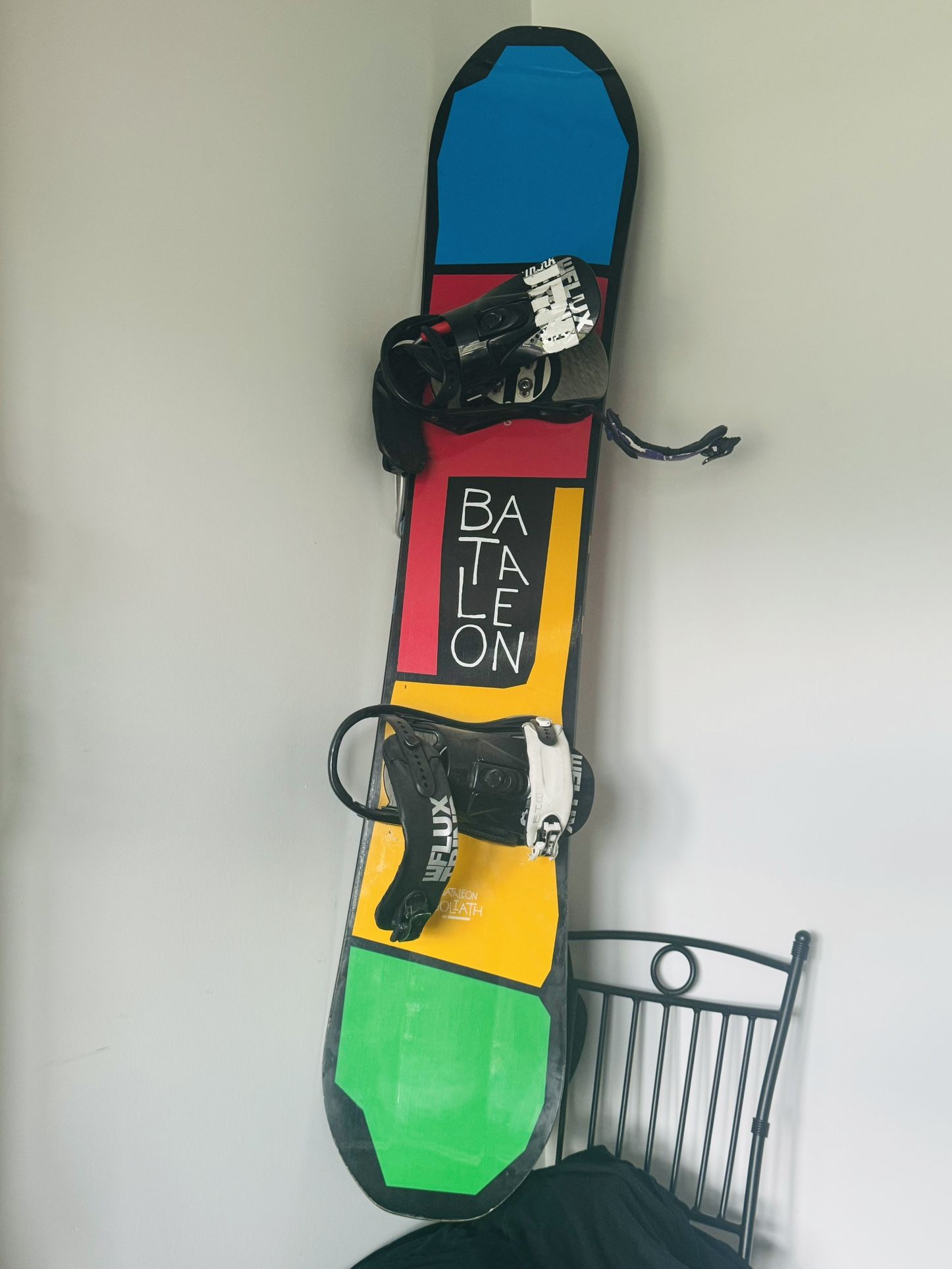 Bataleon Goliath Snowboard with Flux Bindings - Excellent Condition