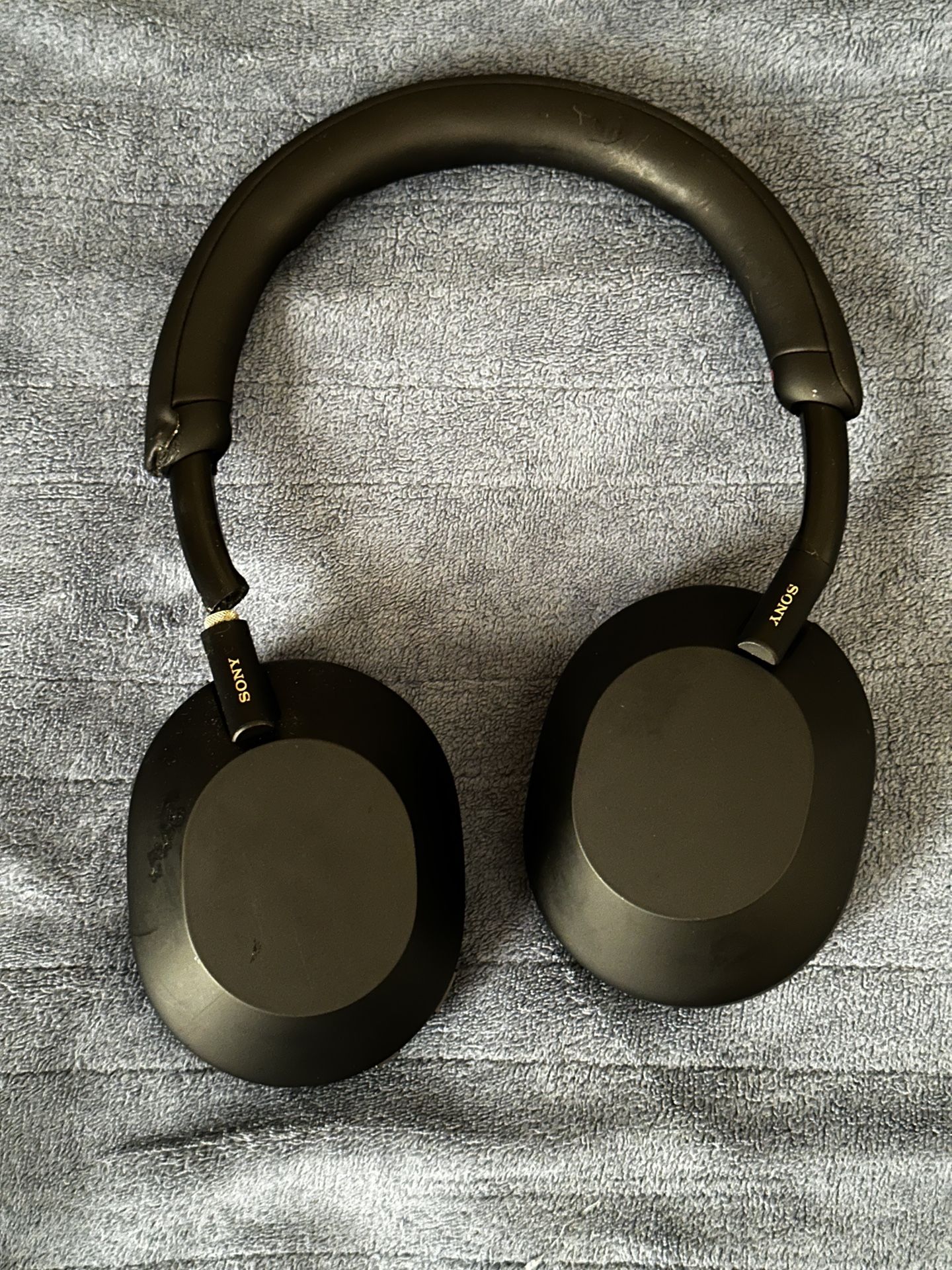 Sony XM5 Headphones