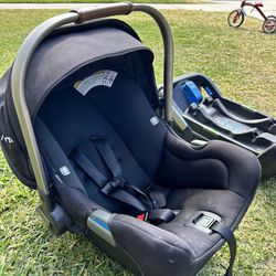 Nuna Pipa Infant Car seat And Base