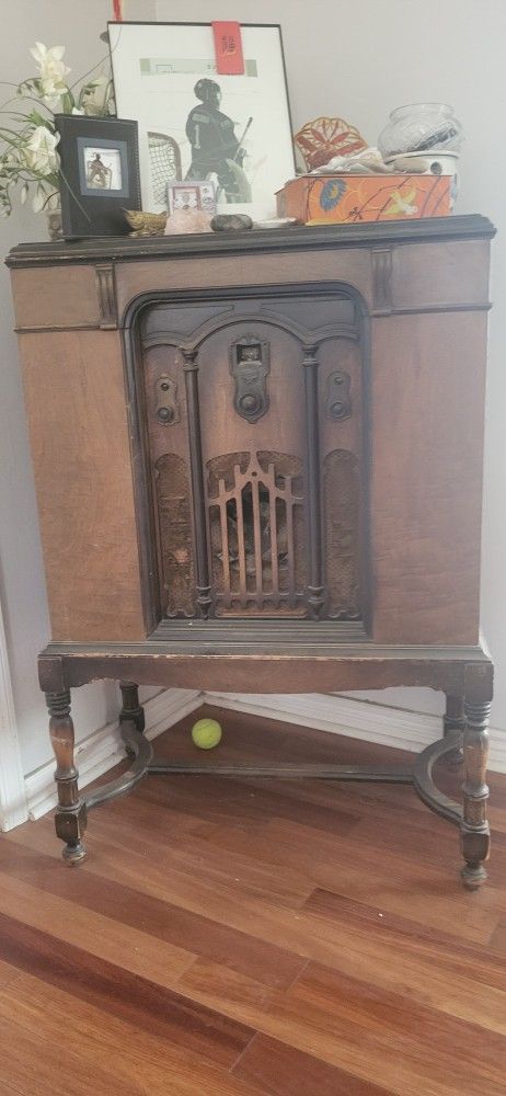 Antique Radio