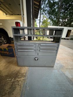 Cargo shelving