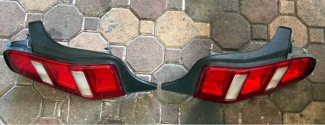 2012 Ford Mustang rear lights