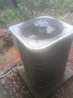 Bryant AC Unit. Only used 2 summers. Great condition!