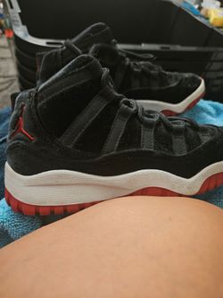 Kids Air Jordan 11 Retro 'Bred Velvet'