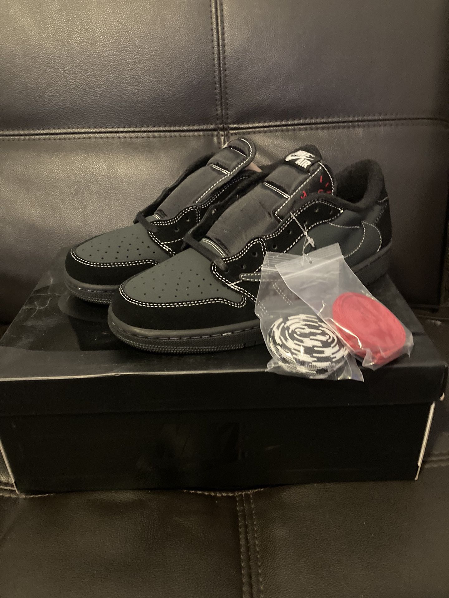 Jordan 1 Travis Scott Low Phantom