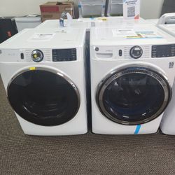 GE White Front Loader Washer And Dryer Set