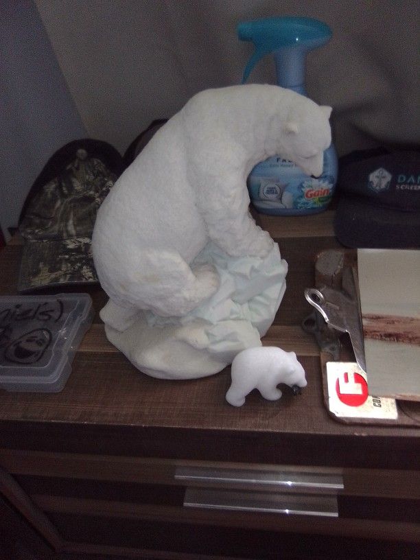 Polar Bear Statue