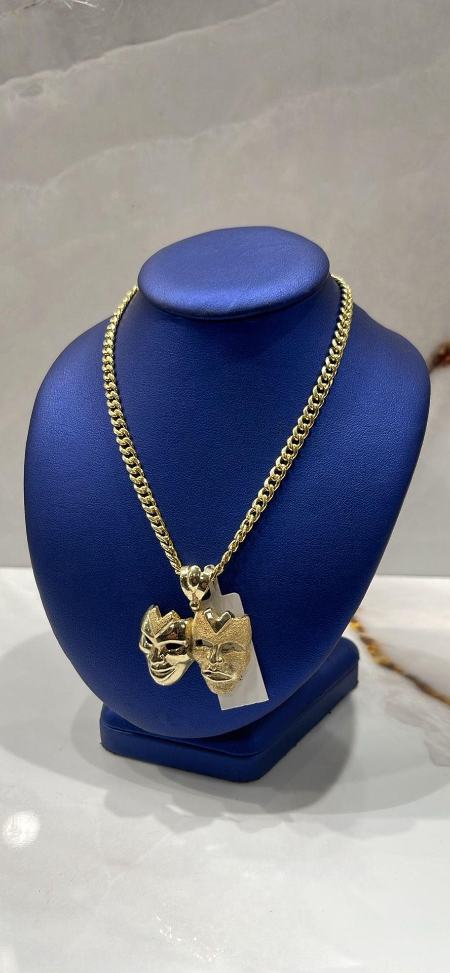 10k Chain And Charm 20 Inch 17 Grams 