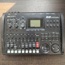 Zoom R8 Recorder
