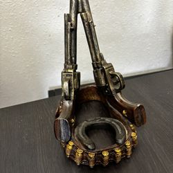 Horse Shoe Bottle Holder 