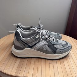 Used 8.5 man 10 woman 