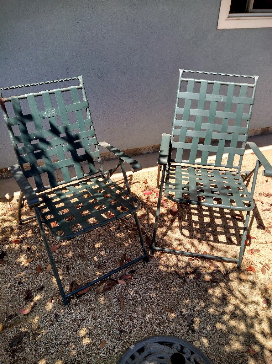 Folding Chairs A Pair 20$