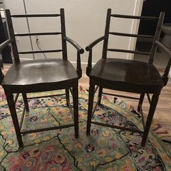 2 matching wooden bar stools