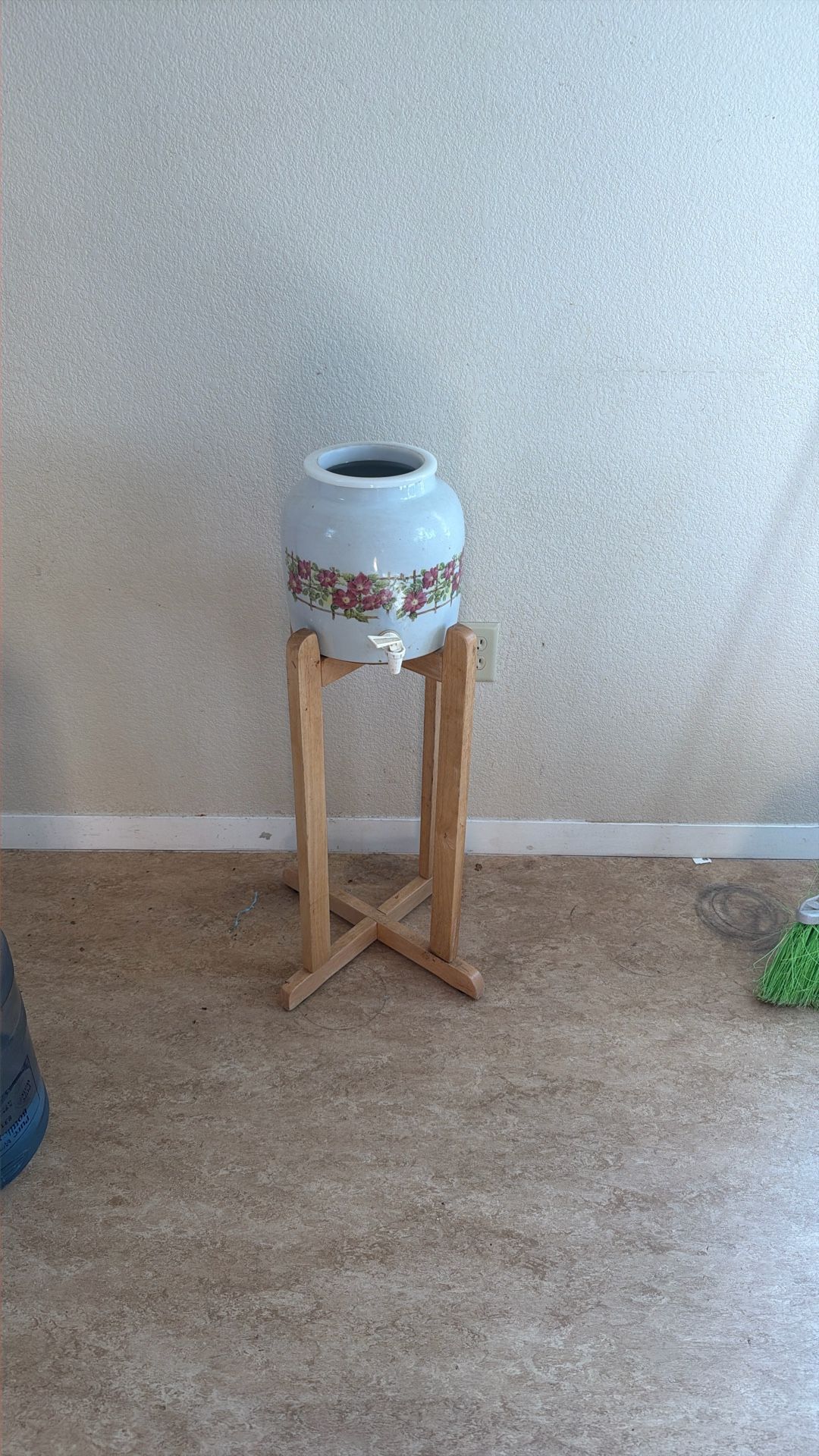 Base Y Contenedor Para Agua