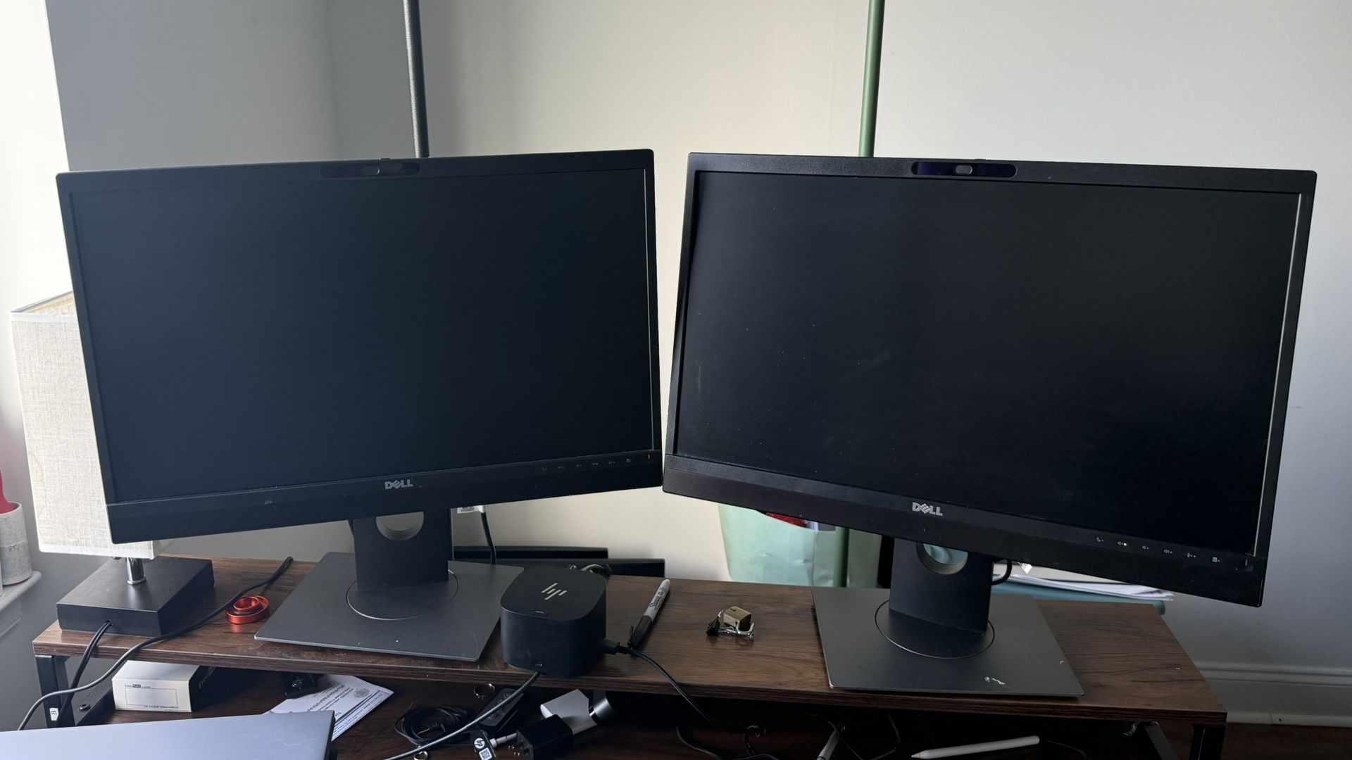 Dell 24” IPS Monitor – Built-In Webcam, Mic & Speakers