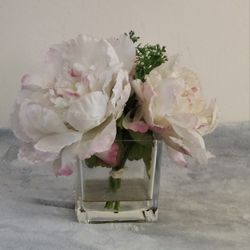 Peony Floral Artificial Arrangement Centerpiece Color: Off White/Pink