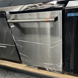 Cafe Stainless Steel Dishwasher 3 Racks