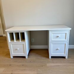 Pottery Barn Teen White Desk - Three Drawers ✨