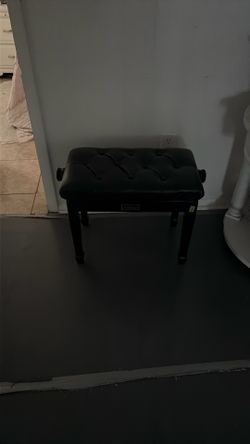 Piano bench