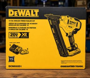 DeWalt 20V XR 15GA Angled Finish Nailer Kit
