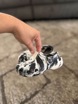 Crocs size 9c