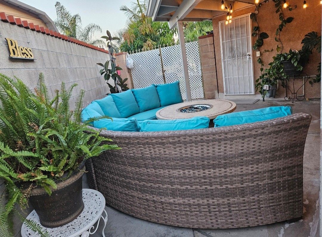 4pc Patio Set/Outdoor Furniture/conversation Set/Cash Only