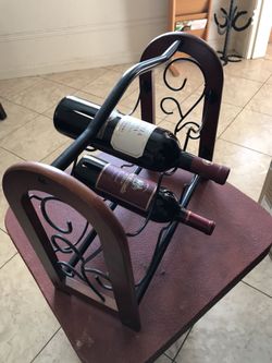 Wine bottle holder