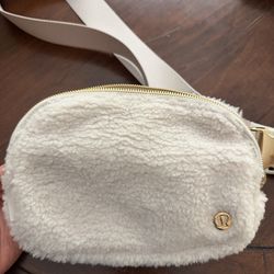 Lululemon belt fanny bag
