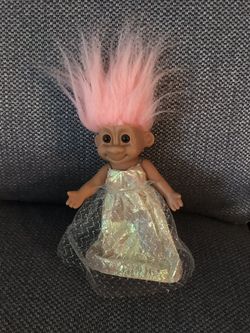 Golden princess troll