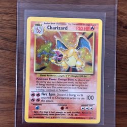Charizard Base Set 1999 4/102 Pokemon Card MP